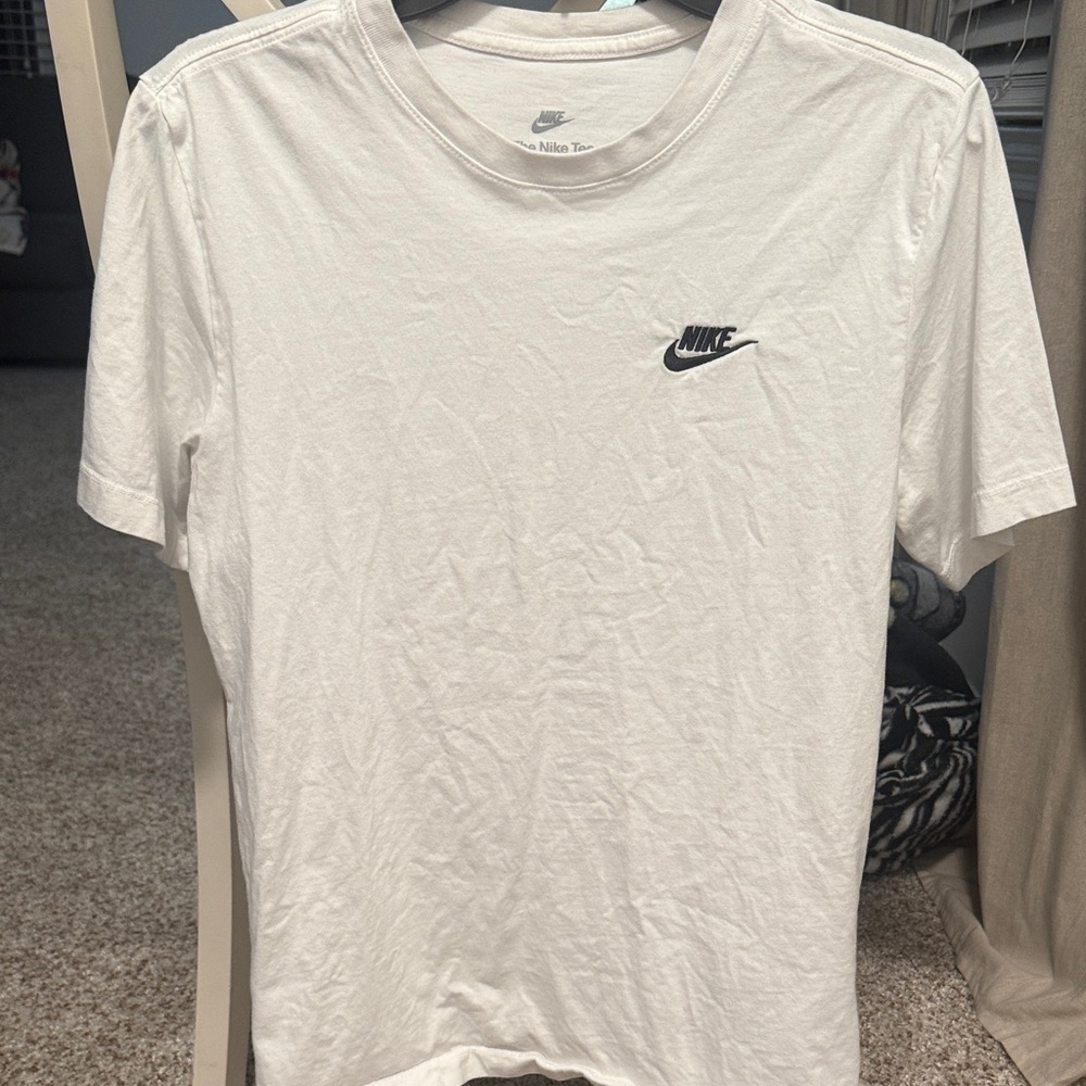 Nike Men's Classic White Tee